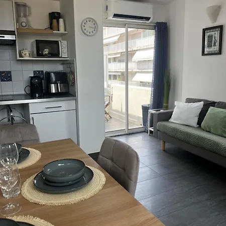 Апартаменти Juan Les Pins 2br Sunny Floor 50m